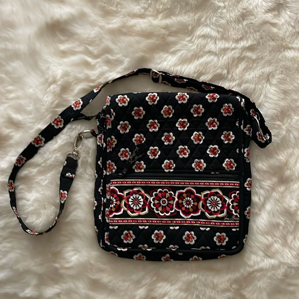Vera Bradley Pirouette Red Black Purse Bag Side Saddlebag Quilted Floral…